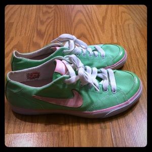 Nike converse like shoes