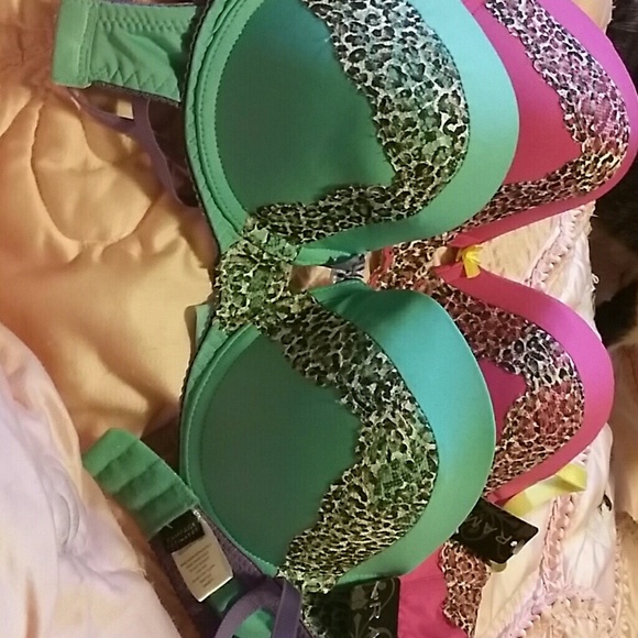 Bra's - Picture 2 of 2
