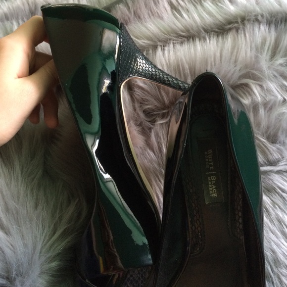 White House Black Market black leather heels - Picture 4 of 4