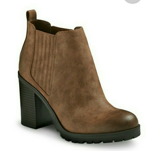 |||NEW||| Sam&Libby Brown Suede Boots