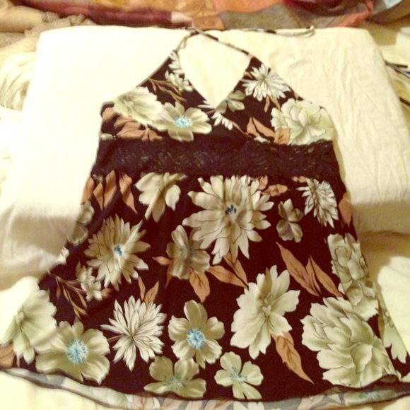 Beautiful tie halter top - Picture 1 of 4