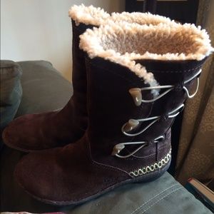 Used Kona Ugg Boots