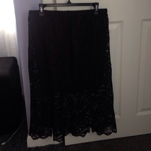 💘👽SALE👽💘 Flowy lace skirt