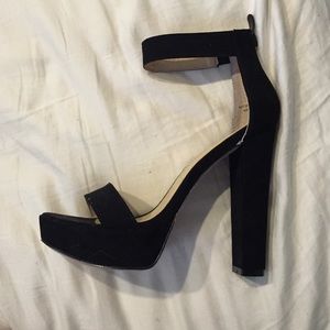 Chinese Laundry black suede heels