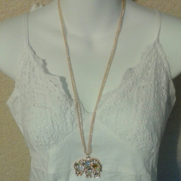 🎉Host Pick 10/15🎉❤️ Adorable Elephant necklace❤️ - Picture 3 of 4