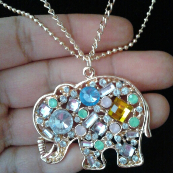 🎉Host Pick 10/15🎉❤️ Adorable Elephant necklace❤️ - Picture 4 of 4