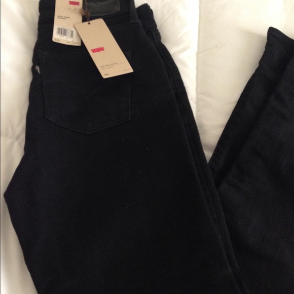 NWT Levi's black skinny high rise