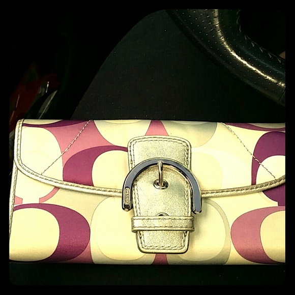 Wallet !!!!!SOLD!!!!! - Picture 1 of 4