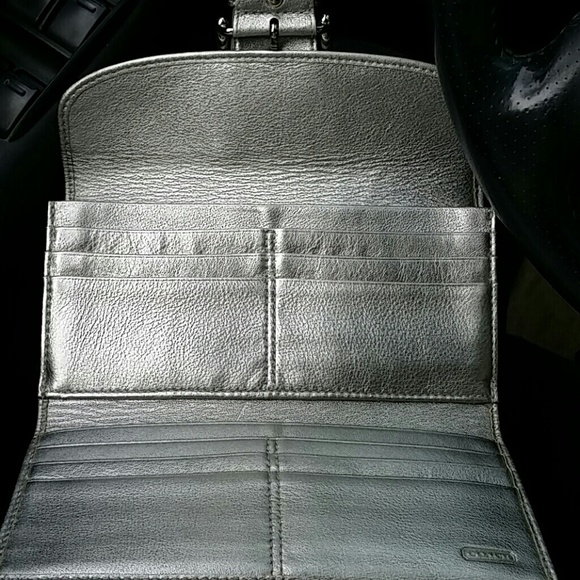 Wallet !!!!!SOLD!!!!! - Picture 2 of 4