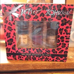 Betsey Johnson nail polish gift set