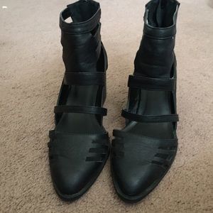 🚫SOLD Quipid Cutout Booties🚫