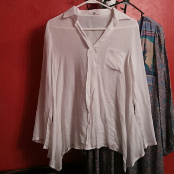 White top - Picture 2 of 3