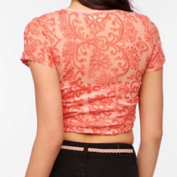 🚫SOLD🚫UO crop top - Picture 3 of 3