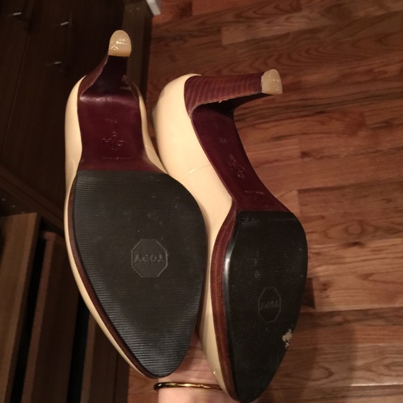 Shoes - Picture 3 of 3