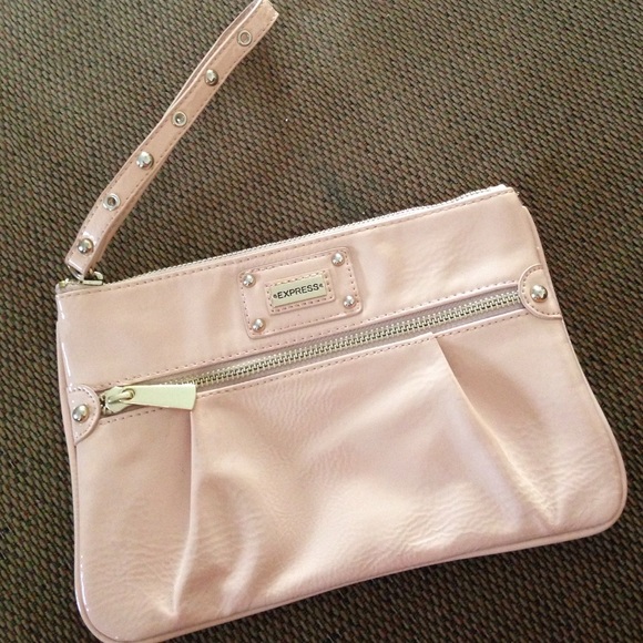 Pale pink Express clutch! 👝👠