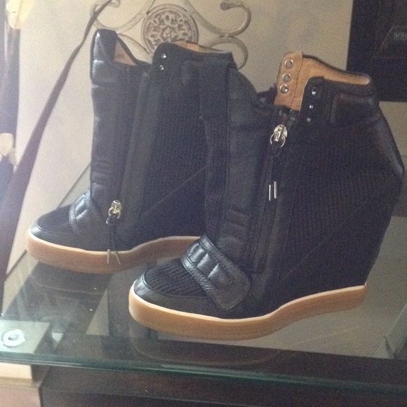 Authentic Lamb Wedge Sneaker Sz 10 Black