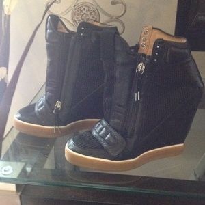 Authentic Lamb Wedge Sneaker Sz 10 Black