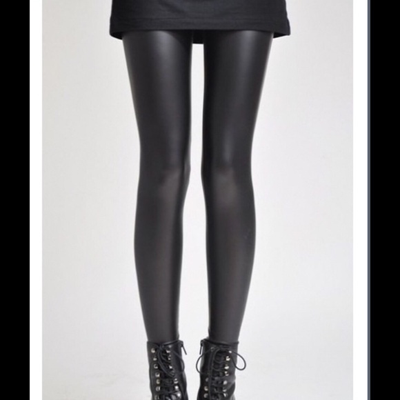 🚫SOLD🚫 NWT Sleek Black Legging