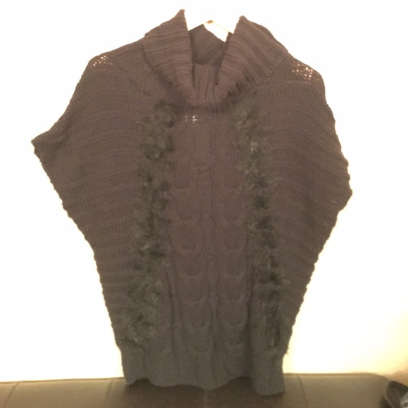 Romeo & Juliet Couture - Picture 2 of 2