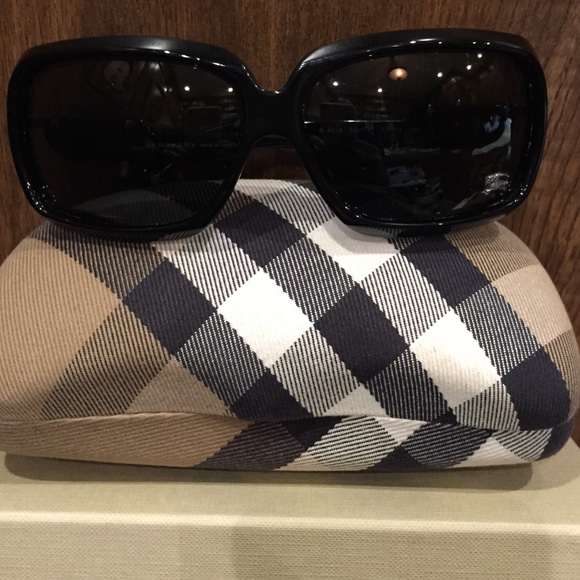 Burberry sun glasses