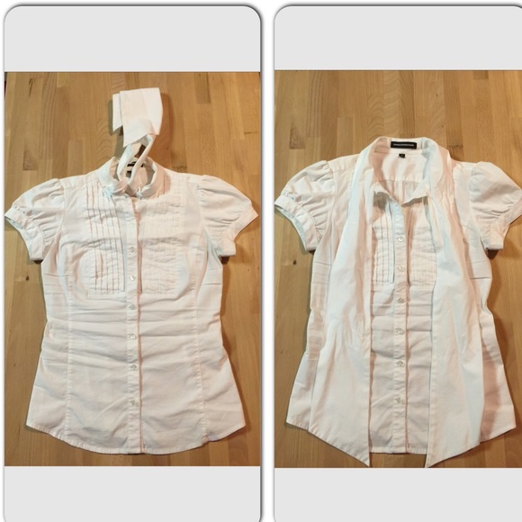 Express top with bow tie - Picture 2 of 3