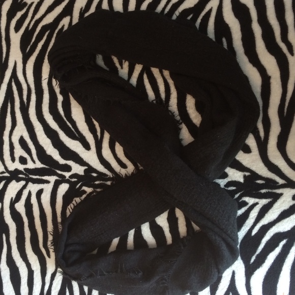 BUNDLE! Ringed scarfs - Picture 3 of 3