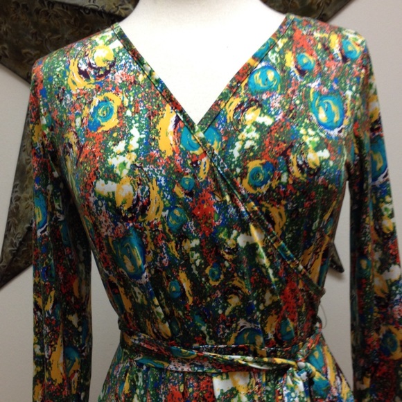 Wrap Dress - Picture 3 of 4