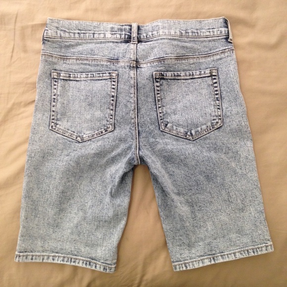 (NEW) Denim Acid Wash Shorts - Picture 2 of 2