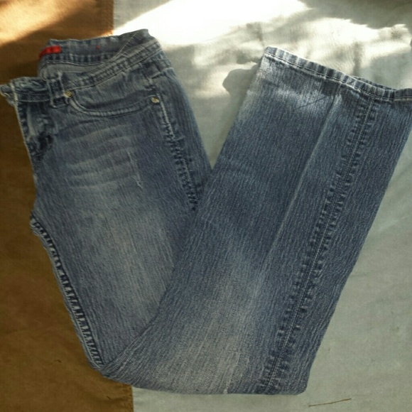 V blue jeans