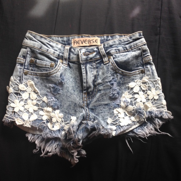 Reverse High waisted Crotchet Shorts