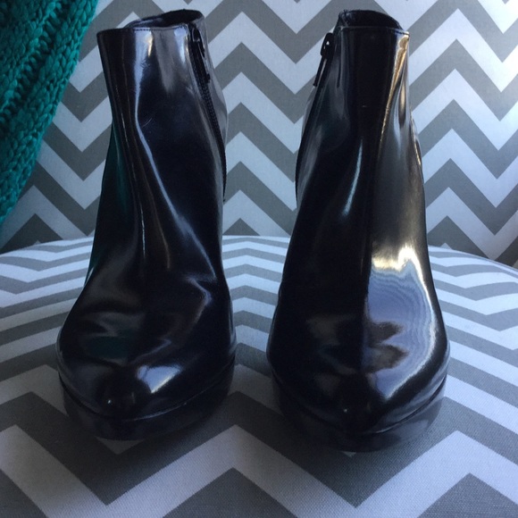 Nine West Black Leather Booties