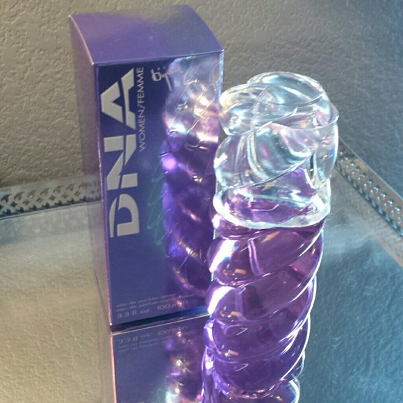 DNA Women's fragrance by Bijan