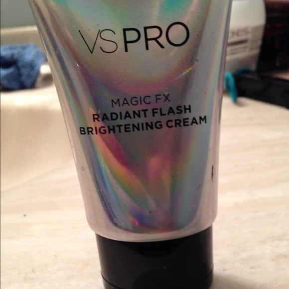Victoria's Secret Pro Illuminator