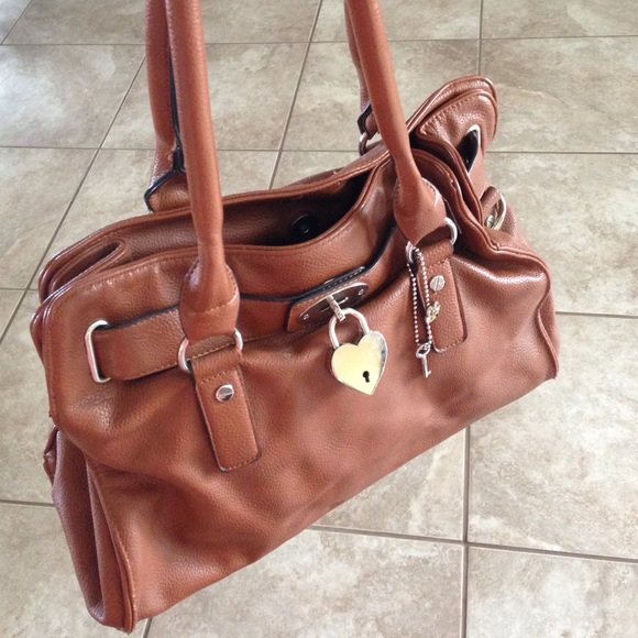 Light brown purse 👜👠