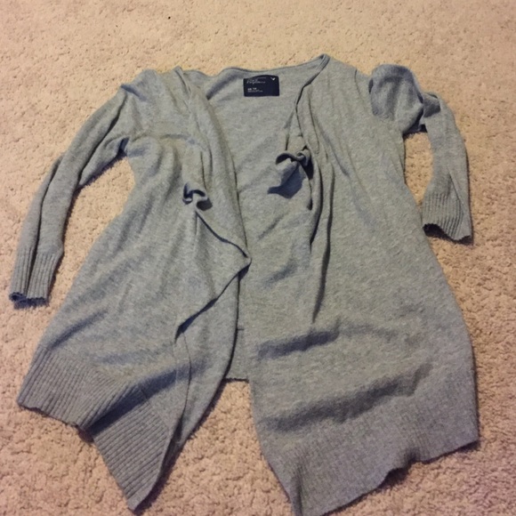 American Eagle Grey 3/4 cardigan