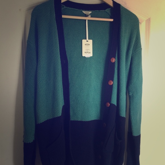 Super cute NWT Fossil cardigan size XS