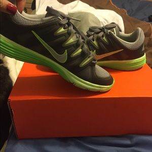 Nike's lunarlon Women's Shoes