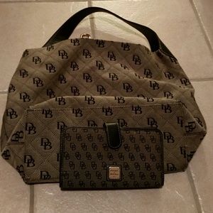Dooney & bourke purse with wallet