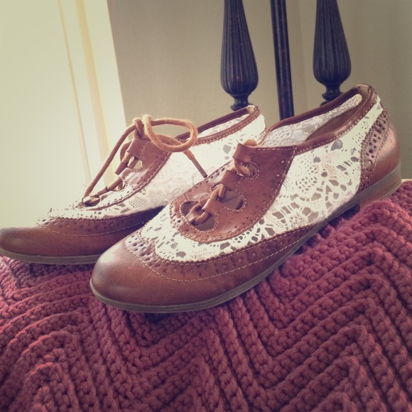 report Oxford shoes
