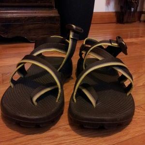 Women's chaco's!