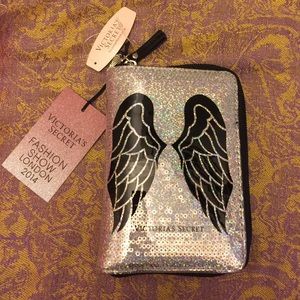 Victoria's Secret makeup brush set!