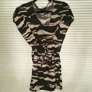 H&M beach cover up (Like New!)