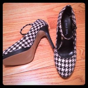 Houndstooth heels!