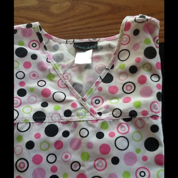 Cherokee scrub top