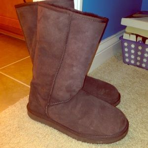 Dark brown boots