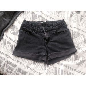 Classic high waisted shorts ☀️