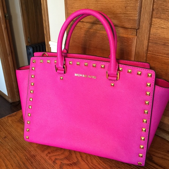 MICHAEL KORS HANDBAG
