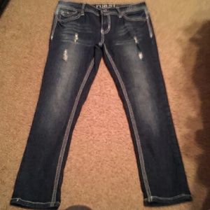 Rue 21 cropped capris size 7/8 light distressed