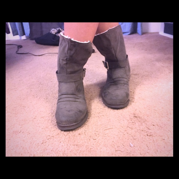 Cute boots!