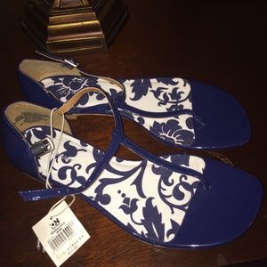 BNWT old navy sandals